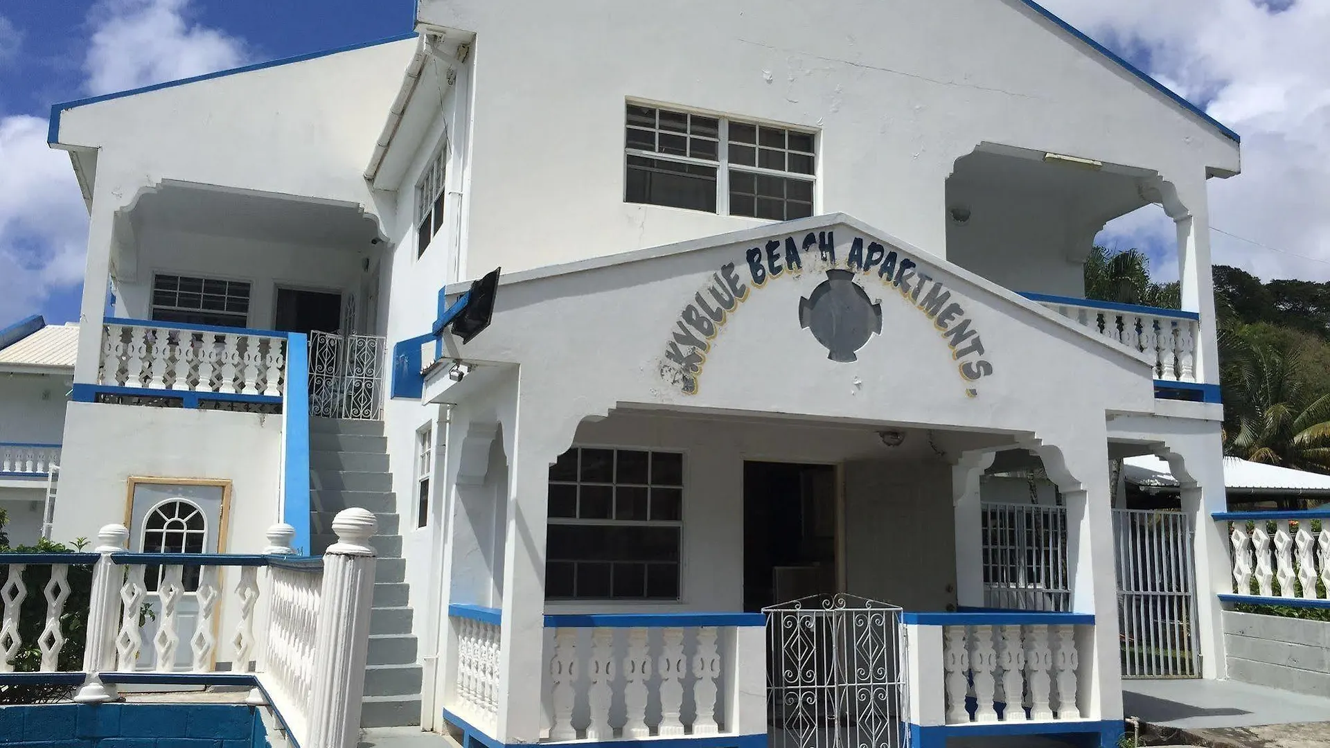 Saint Vincent Skyblue Beach Apartments